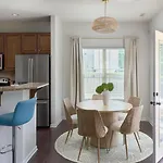 Palm House Luxury Retreat For Families And Corporate