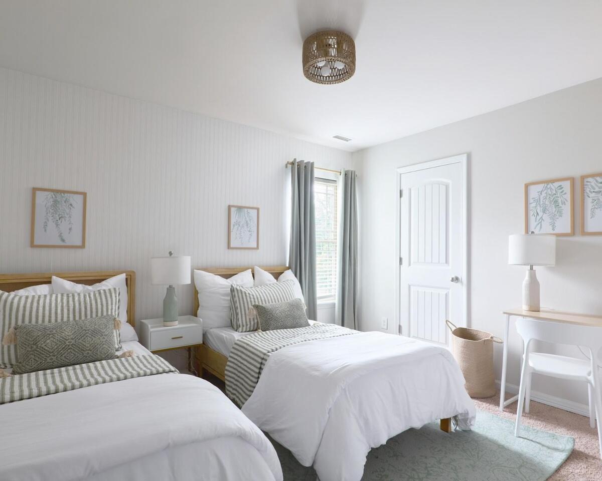Palm House Luxury Retreat For Families And Corporate Charlotte